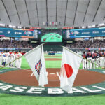 台湾队在东京巨蛋正面迎战精锐尽出的「侍 Japan」。能与世界最顶尖的阵容交手，并在巨大的压力下拚战到最后一刻值得我们骄傲！我们继续大声应援 Team Taiwan！